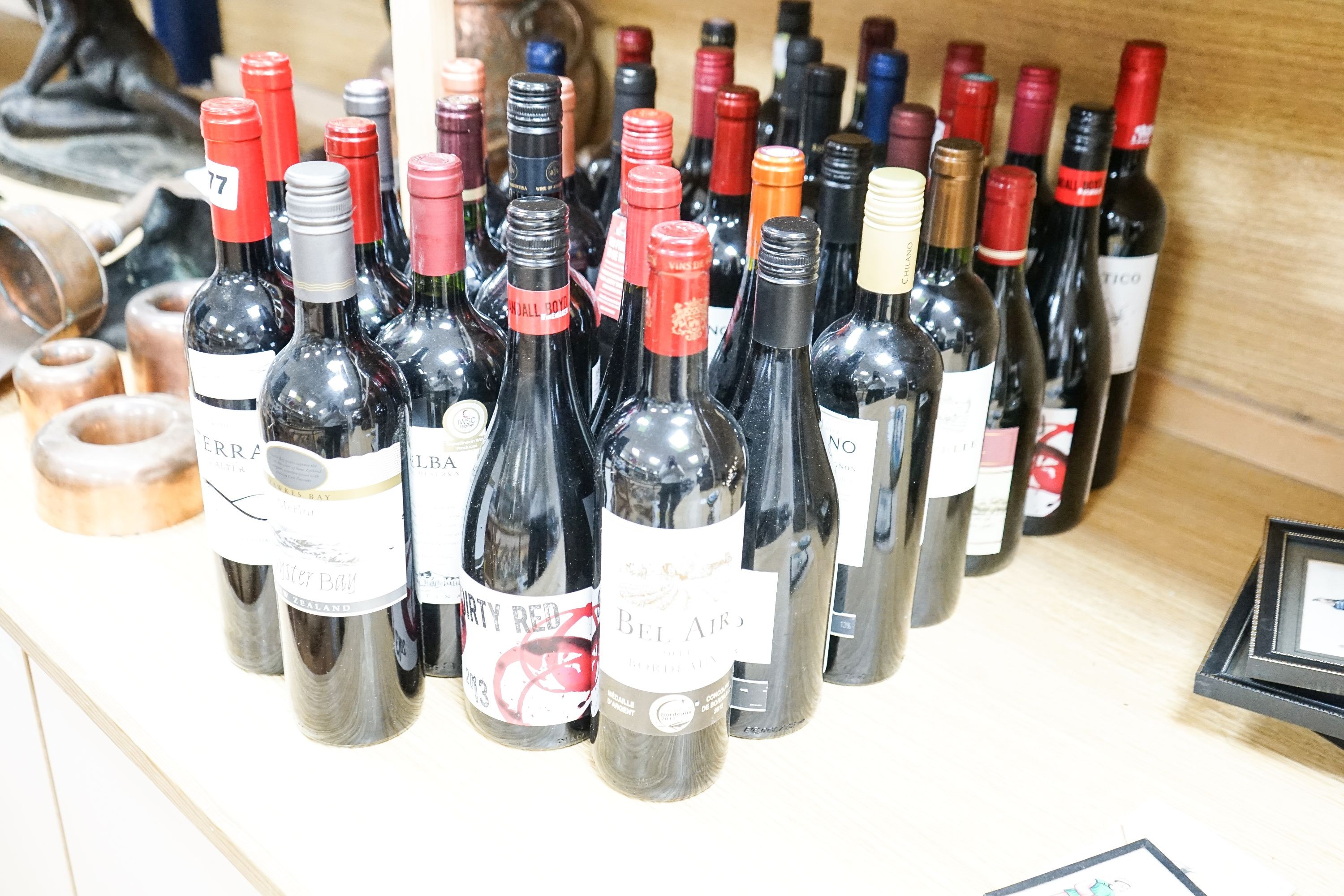 A quantity of various red wines (37)